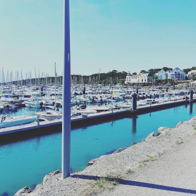 Sunny Studio Terrasse, Hypercentre La Plage A 2 Pas ! レ・サ​​ーブル・ドロンヌ エクステリア 写真